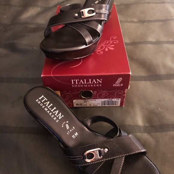 Black sandals NWOT - Picture 3 of 4